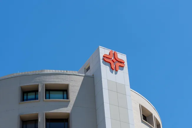 HCA cuts 2026 earnings forecast on insurance coverage losses